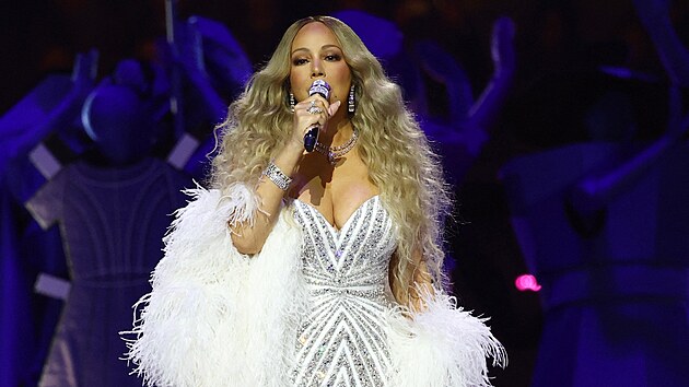Zp�va�ka Mariah Carey vystoupila b�hem zahajovacího ceremoniálu. (6. února 2026)