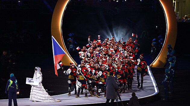 Slavnostn� zah�jen� XXV. zimn� olympi�dy v It�lii. Vlajkono�em �eska je...