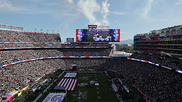 Fin�le americk�ho Super Bowlu se odehr�lo na Levi�s Stadium v Kalifornii (9. �nora 2026)