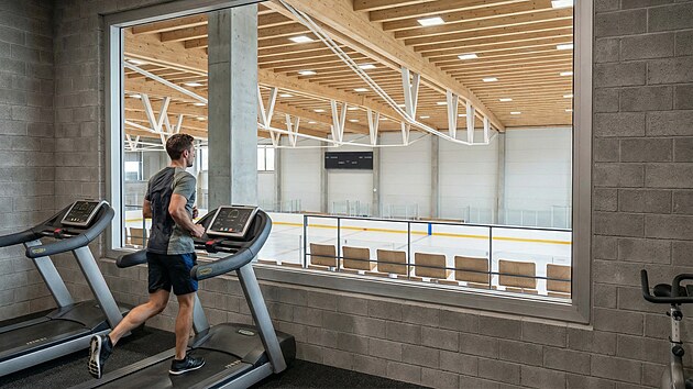 Sou��st� z�zem� nov� ar�ny bude i posilovna. Ta spolu s celoro�n�m provozem vytvo�� vhodn� podm�nky pro soust�ed�n� t�m�. (�nor 2026)