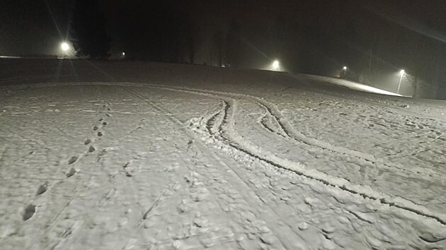 �idi� poni�il ly�a�sk� trat� v CHKO Jizersk� hory.