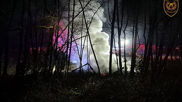 Tragick� po��r unimobu�ky v obci Provodov na Zl�nsku si vy��dal jednu ob�. (6. �nora 2026)