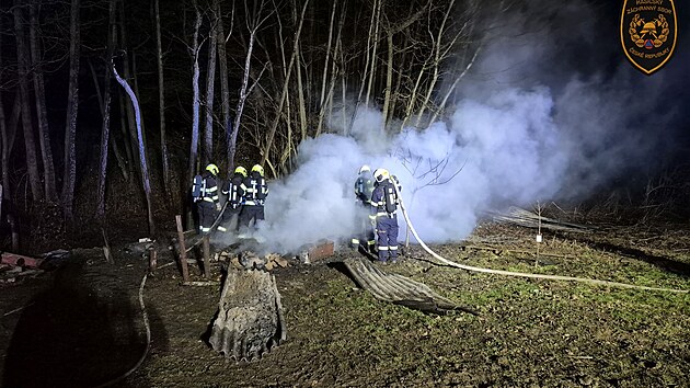 Tragick� po��r unimobu�ky v obci Provodov na Zl�nsku si vy��dal jednu ob�. (6. �nora 2026)