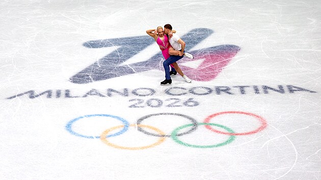 Nat�lie Taschlerov� a Filip Taschler vystupuj� v sout�i rytmick�ch tanc� na...