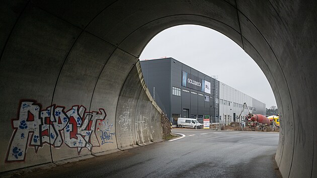 Rozestav�n� skladovac� hala mezi Opatovicemi nad Labem a �eperkou. (6. �nora 2026)