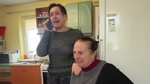 Z rusk�ho zajet� se vr�til tak� ukrajinsk� voj�k Nazar Daleckyj, o n�m� si jeho rodina myslela, �e padl. (5. �nora 2026)