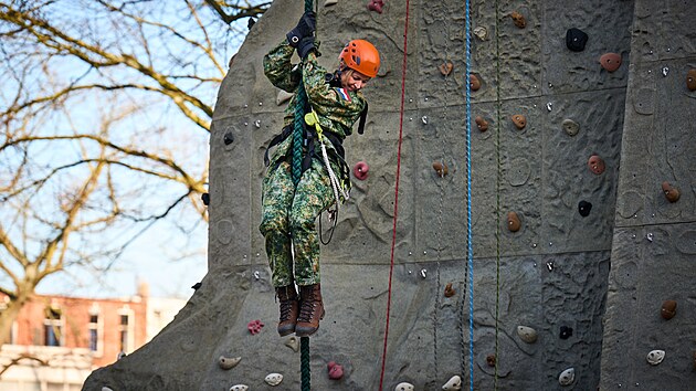 Nizozemsk� kr�lovna M�xima zah�jila vojensk� v�cvik, aby se stala �lenkou aktivn�ch z�loh arm�dy. (4. �nora 2026)