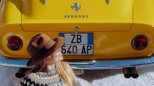 �est� ro�n�k Mezin�rodn� sout�e elegance dostal na led 50 ikonick�ch voz�, vybran�ch tak, aby reprezentovaly n�kter� z nejv�znamn�j��ch moment� v historii automobilov�ho in�en�rstv� a designu.