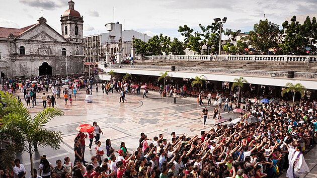 V Cebu se nach�z� bazilika Minore del Santo Niño, nejstar�� katolick� kostel Filip�n, zalo�en� �pan�lsk�mi mision��i.