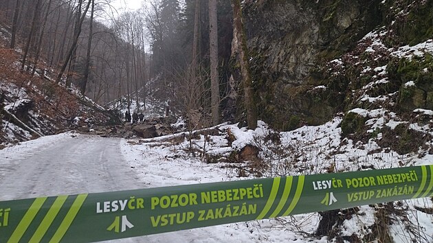 V Moravsk�m krasu se z��tila sk�la na cestu Pust�m �lebem. (6. �nora 2026)