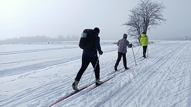 Nejlep�� podm�nky, kter� l�kaj� i nejv�ce ly�a��, nab�zej� nyn� ���rsk� vrchy. (3. �nora 2026)