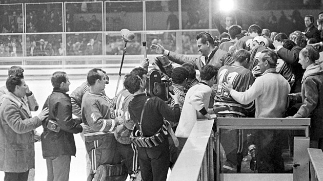 Legend�rn� hokejov� z�pas mezi �eskoslovenskem a Sov�tsk�m svazem na Zimn�ch olympijsk�ch hr�ch 1968 v Grenoblu skon�il v�t�zstv�m �SSR 5:4. Z�pas se hr�l 15. �nora 1968 a stal se jedn�m z nejslavn�j��ch moment� �eskoslovensk� sportovn� historie, zejm�na v kontextu tehdej�� politick� situace.