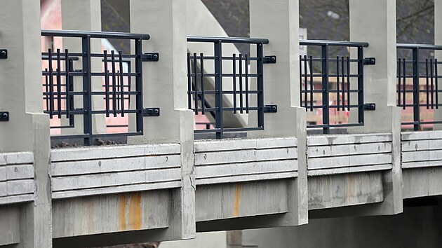 Obnoven� secesn� most pot�� oko i du�i milovn�ka technick�ho stavitelstv�. Jenom pro sou�asnost u� nen� tolik praktick�.