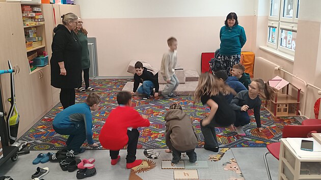 Down, jako dol�. D�tem pom�haly s angli�tinou i jednoduch� ��k�nky.