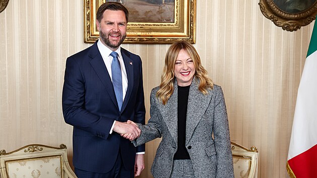 Americk� viceprezident J. D. Vance se b�hem sv� n�v�t�vy zimn�ch olympijsk�ch her setkal s italskou premi�rkou Giorgi� Meloniovou. (6. �nora 2026)