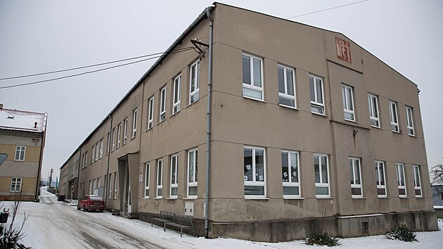 Budova �koly v Bohuslavic�ch na Prost�jovsku, kde nyn� panuje vyhrocen� atmosf�ra.