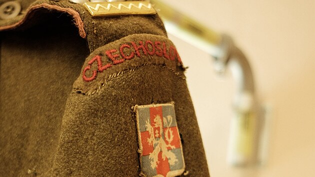 Francouzsk� velvyslanec St�phane Crouzat p�edal spole�n� se z�stupci arm�dy a ministerstva obrany ��d �estn� legie posledn�mu �ij�c�mu veter�novi boj� u Dunkerku, 99let�mu Josefu Turkovi. Krom� toho dostal darem origin�ln� stejnokroj.