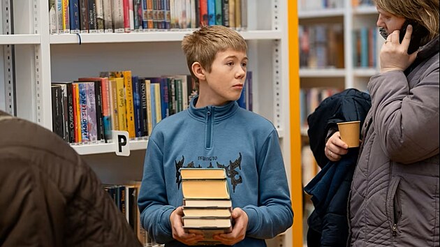 N�kdej�� kotelna na olomouck�m s�dli�ti nov� slou�� jako knihovna, ale tak� prostor pro komunitn� akce (sn�mek ze slavnostn�ho otev�en�).