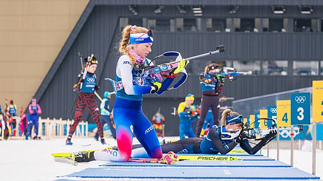 Biatlonistka Markéta Davidová p�i tréninku na st�elnici.