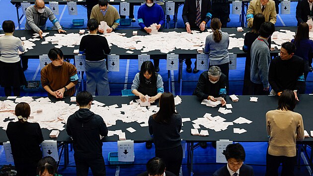 S��t�n� hlas� b�hem p�ed�asn�ch voleb v Japonsku. (8. �nora 2026)