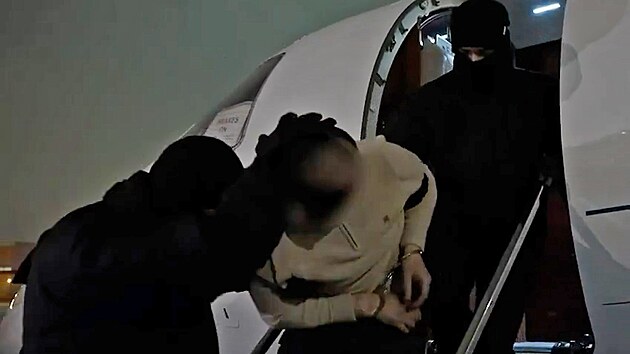 M�me mu�e, kter� st��lel na z�stupce ��fa GRU, zatkli ho v Dubaji, hl�s� Rusov� (8. �nora 2026)