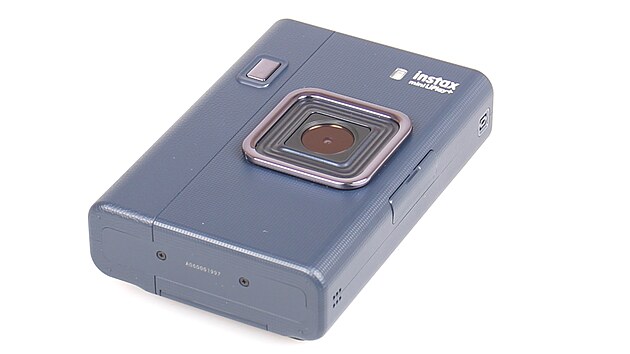 P�edn� ��st fotoapar�tu Fujifilm instax mini LiPlay+ se spou�t�, bleskem a...