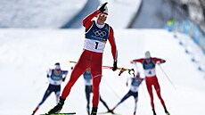 Johannes Hösflot Klaebo vyhrál na hrách v Itálii skiatlon a získal �esté...