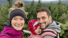 Man�elé Zuzana a Michal Bla�kovi se svou p�tiletou dcerou �ijí v Praze, ale...