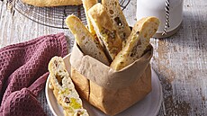 Focaccia s nivou a vla�skými o�echy
