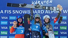 Nejlep�í snowboardistky Sv�tového poháru v Simonhöhe: uprost�ed vít�zná Ester...