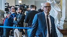 Ve Strakov� akademii se se�la vláda. Ta mimo jiné projedná návrh zákona o...