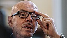 Ve Strakov� akademii se se�la vláda. Ta mimo jiné projedná návrh zákona o...