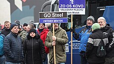 Stovky odborá�� se se�ly v Ostrav� na mítinku na podporu evropského pr�myslu....