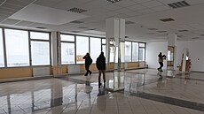 Divadelní klub p�iléhá k n�kdej�ímu obchodnímu centru Slezanka v Opav� a po její demolici m�l být sou�ástí nov� plánované zástavby.