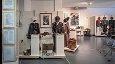 A�koliv tu ve�ejn� ukazují �pinavé �t�tky, klidn� sem m��ete vzít d�ti. Ne �e...