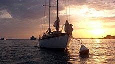 Nejkrásn�j�í ostrovy Francie? Ony mají krom� Korsiky i n�jaké dal�í? Ano, a to...