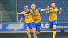 Teplický Michal Bílek slaví gól proti Karviné.