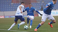 Momentka z utkání mezi Baníkem a Olomoucí, v akci bránící Matu� Rusnák z...