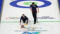 �e�tí curle�i Julie Zelingrová a Vít Chabi�ovský b�hem zápasu s Velkou Británií.