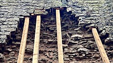 V Lounech se z�ítila �ást hradeb. (únor 2026)