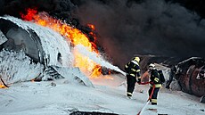 K nehod� do�lo v b�eznu 2025. Vlak, který vykolejil, p�evá�el v sedmnácti...