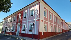 Ho�tka � M�sto, kde se dob�e �ije