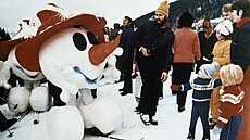 Sn�hulák Schneemandl s typickým �erveným tyrolským kloboukem symbolizoval...