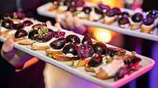 V Austrálii se p�ipravují na prodej geneticky modifikovaných fialových raj�at.