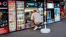 Nákup v klek-�opu vás dostane do kolen. A nikoliv cenami. Ty jsou naopak velmi...