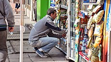 Klek shopy (neboli �squat shopy�) jsou malé, ikonické obchody v bulharské...