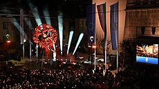 Zapálením olympijských oh�� za�aly v Itálii XXV. zimní hry. Obstarali to t�i...