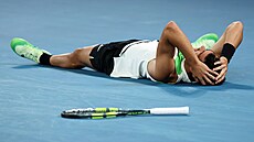 Carlos Alcaraz slaví vít�zství ve finále Australian Open.