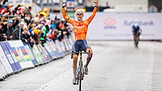 Delano Heeren vít�zí v závod� junior� na mistrovství sv�ta v cyklokrosu.
