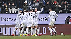 Hrá�i Slovácka slaví trefu proti Baníku.